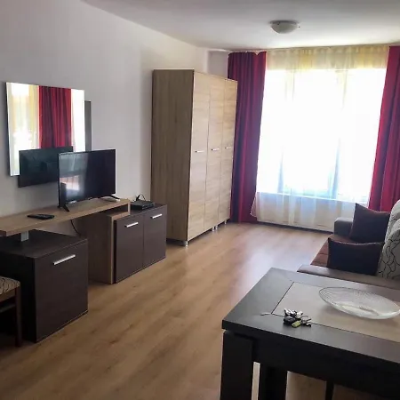 Lejlighed Sunrise Apartments, *