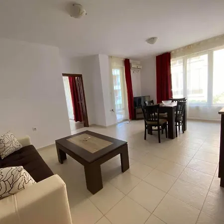 Апартаменти Sunrise Apartments, Поморіє