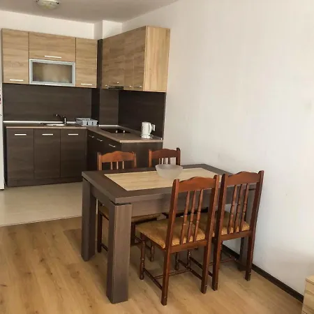 Sunrise Apartments, Апартаменти