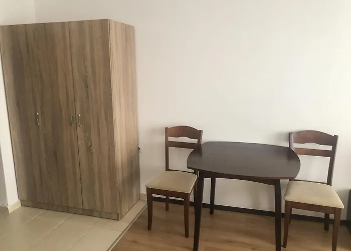 Апартаменти Sunrise Apartments, Поморіє