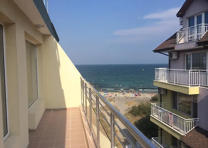 Sunrise Apartments, Apartman *